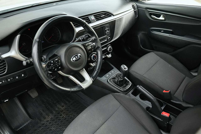 Kia Rio  рестайлинг M/T
