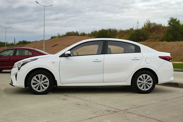 Kia Rio  рестайлинг M/T